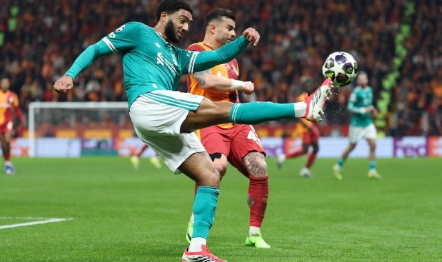 欧冠利物浦不敌加拉塔萨雷，此战绝非巧合，范戴克双拳难敌四手？