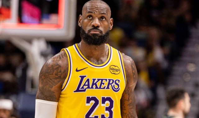 内部形势紧张！曝詹姆斯或将在休赛期离开湖人